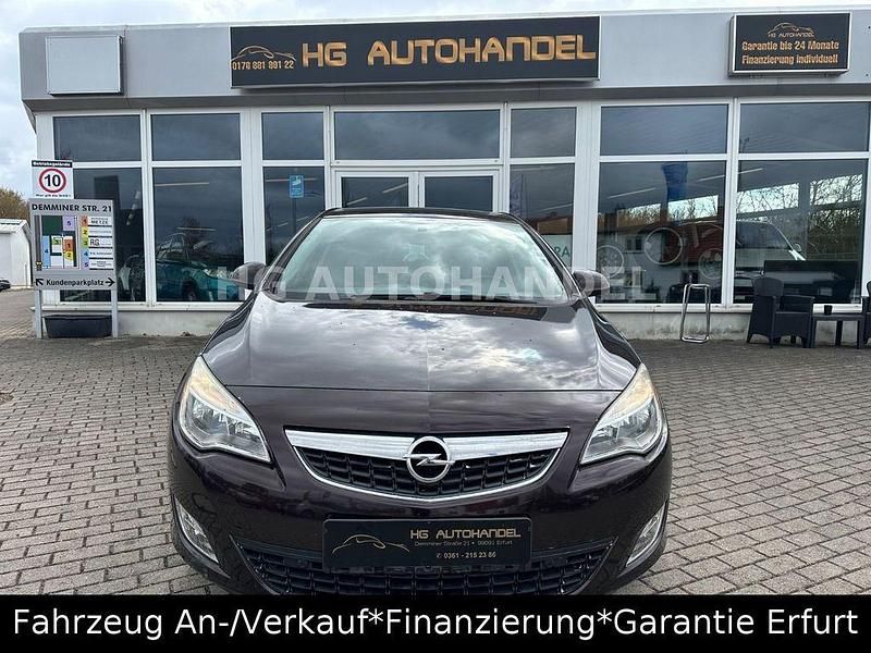 Gebraucht Opel Astra 140 PS (102 kW) 2012 Braun Limousine
