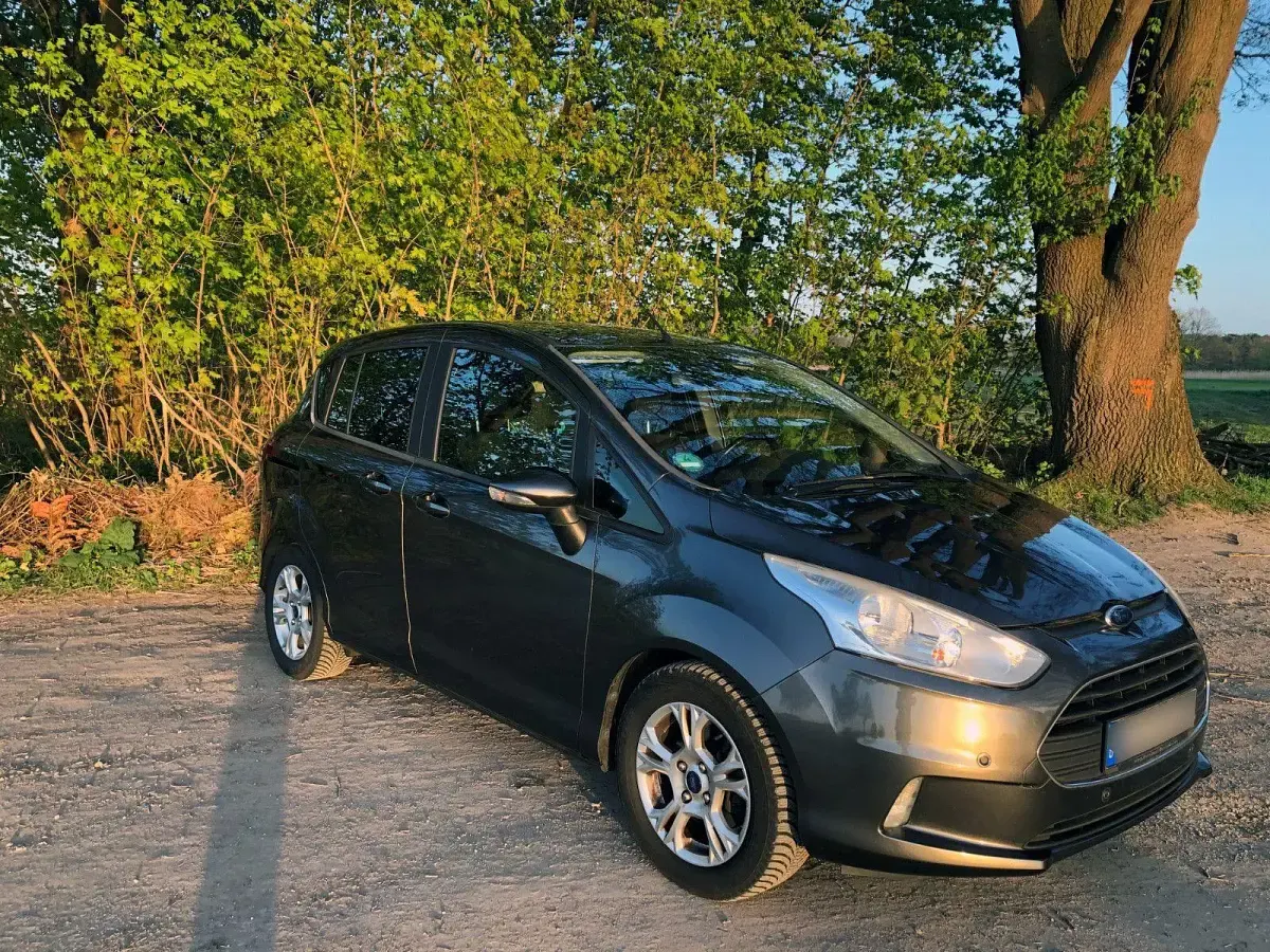 Gebraucht Ford B-MAX SYNC Edition 101 PS (74 kW) 2017 Grau Van / Kleinbus