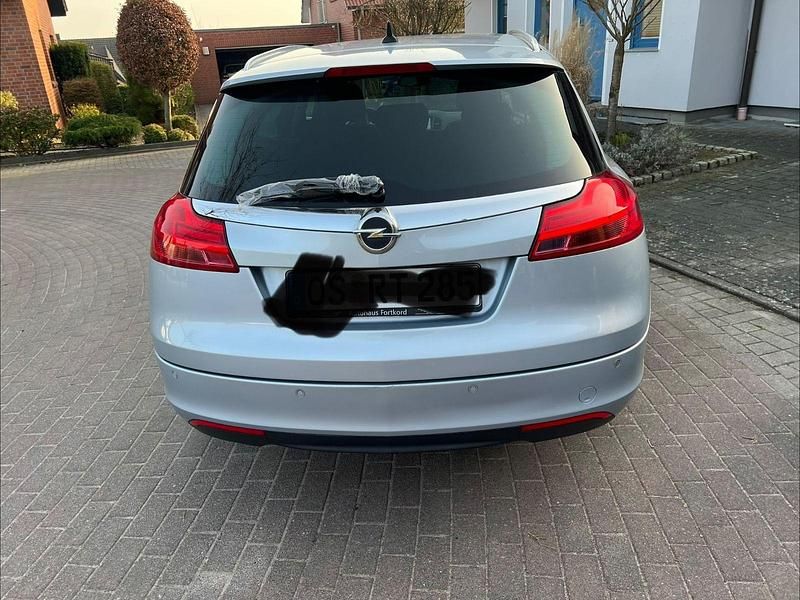 Gebraucht Opel Insignia Edition 131 PS (96 kW) 2013 Blau Kombi