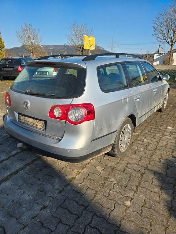 Second-hand VW Passat 122 CP (89 kW) 2010 Argintiu Break