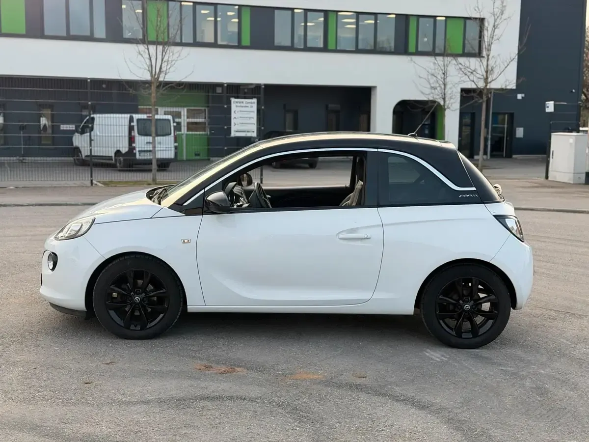 Używany Opel Adam 69 KM (50 kW) 2018 Biały Hatchback
