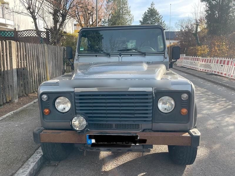 Silber Gebraucht 2013 Land Rover Defender SUV | 49.990 € - Bild 1/4