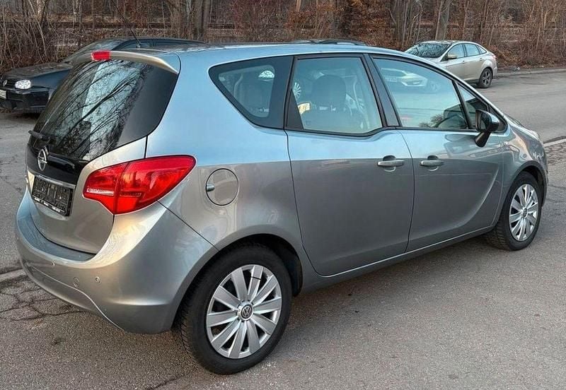 Gebraucht Opel Meriva 140 PS (102 kW) 2013 Silber Van / Kleinbus