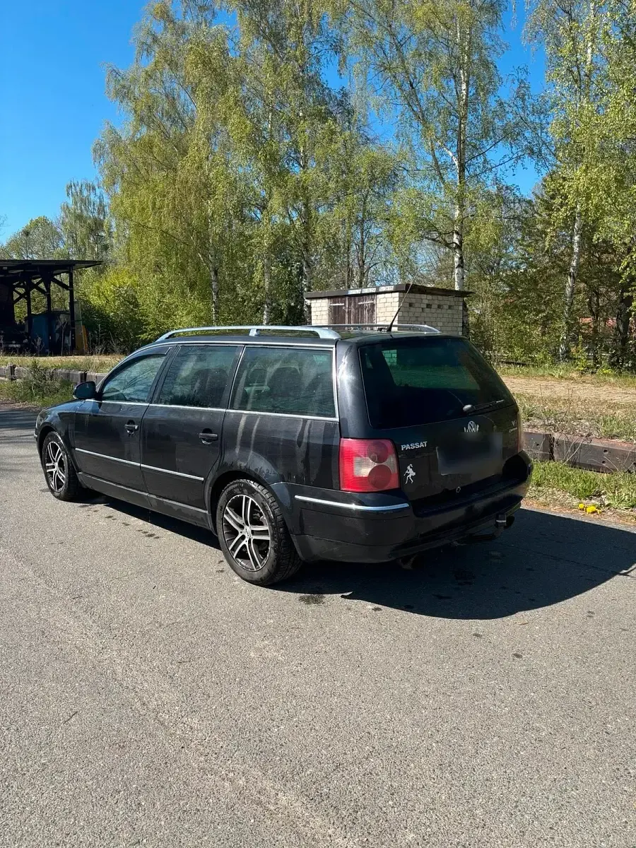 Używany VW Passat 194 KM (142 kW) 2003 Czarny Kombi