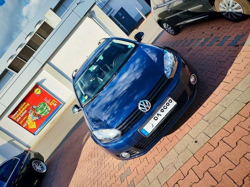 Gebraucht VW Golf VII Match 105 PS (77 kW) 2013 Blau Kombi