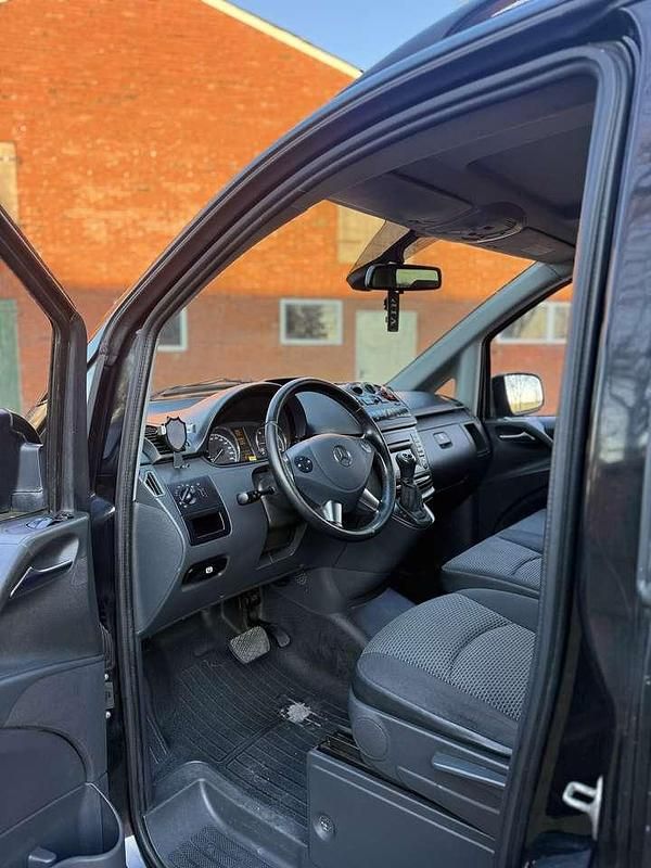 Second-hand Mercedes Vito 163 CP (119 kW) 2011 Negru Van