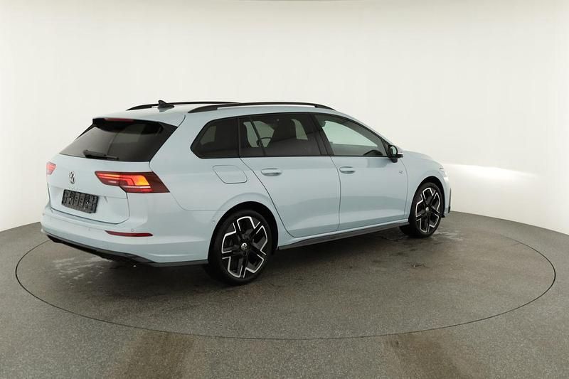 Neu VW Golf VIII R-line 2026 Crystal blue metallic Kombi