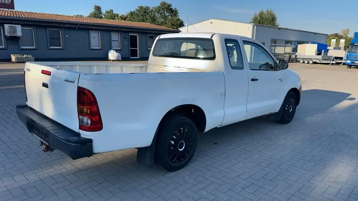 Gebraucht Toyota HiLux 120 PS (88 kW) 2007 Weiß Pickup