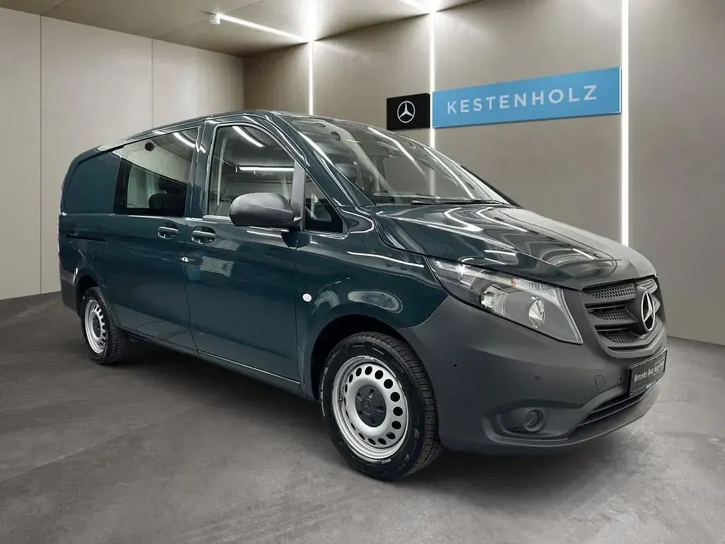 Gebraucht Mercedes Vito 136 PS (100 kW) 2022 Grün Van