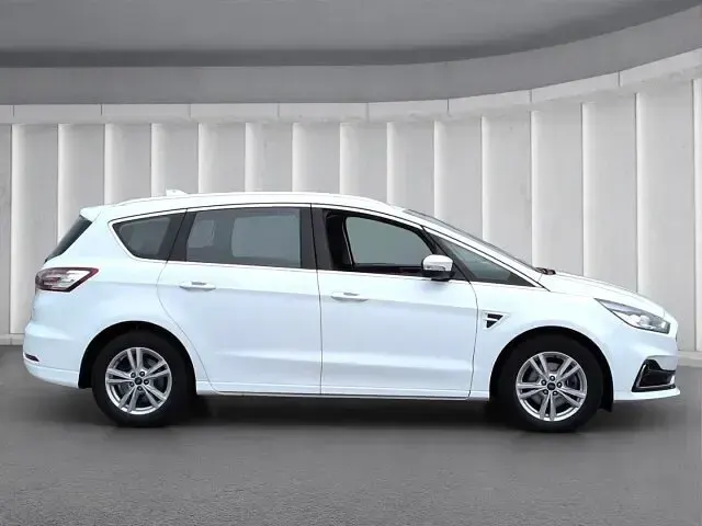 Gebraucht Ford S-MAX Titanium 150 PS (110 kW) 2022 Weiss Van / Kleinbus