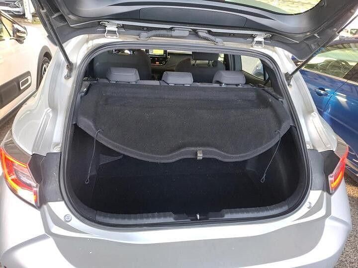 Gebraucht Toyota Corolla 98 PS (72 kW) 2021 Silber Limousine