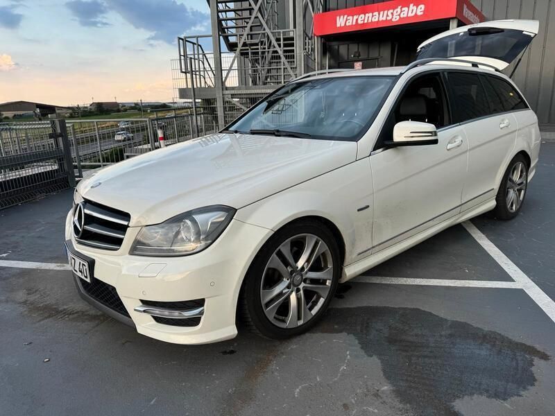 Weiß Gebraucht 2011 Mercedes 170 Kombi | 6.999 € - Bild 1/4
