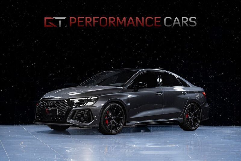 Grau Gebraucht 2023 Audi RS3 Design Kleinwagen | 57.990 € (Guter Preis) - Bild 1/3