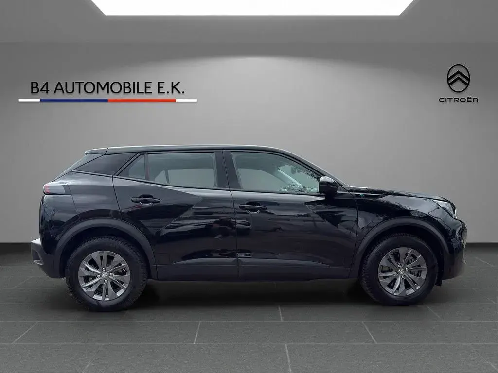Gebraucht Peugeot e-2008 Active 100 kW (136 PS) 2020 Noir onyx SUV
