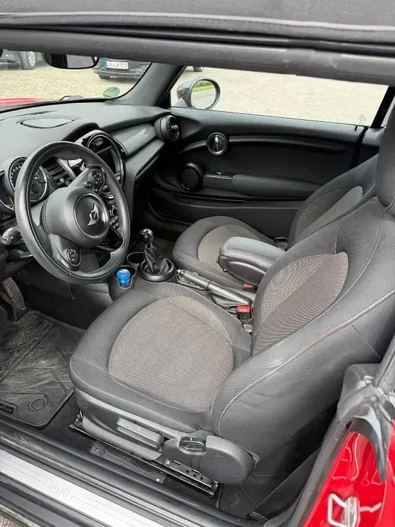 Gebraucht Mini Cooper Cabriolet 136 PS (100 kW) 2016 Rot Cabrio