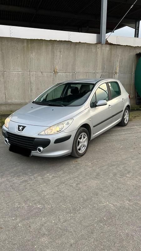 Silber Gebraucht 2007 Peugeot 307 Limousine | 1.890 € (Fairer Preis) - Bild 1/4