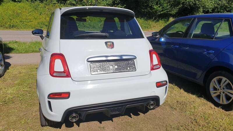 Gebraucht Abarth 595 145 PS (106 kW) 2022 Colore esterno (campovolo grau) Kleinwagen