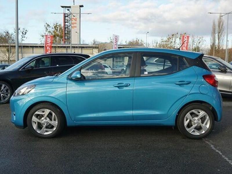 Gebraucht Hyundai i10 Trend 67 PS (49 kW) 2022 Blau Kleinwagen