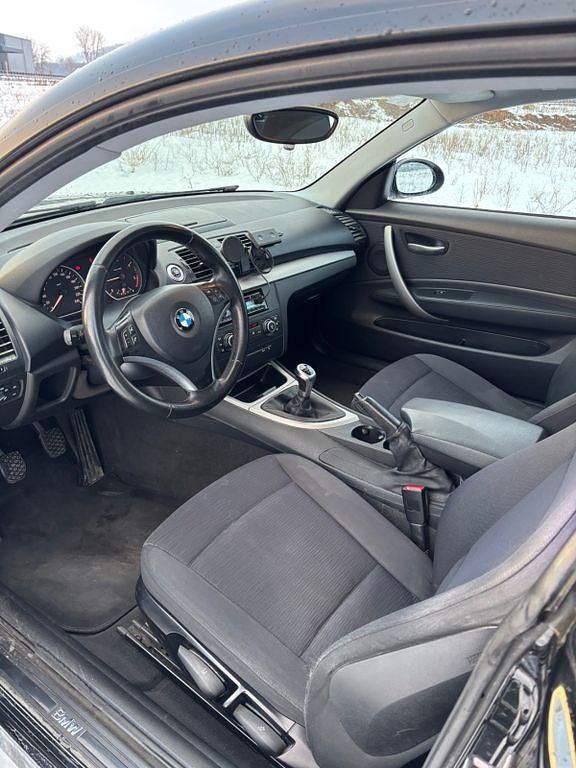 Gebraucht BMW 118 143 PS (105 kW) 2009 Schwarz Kleinwagen