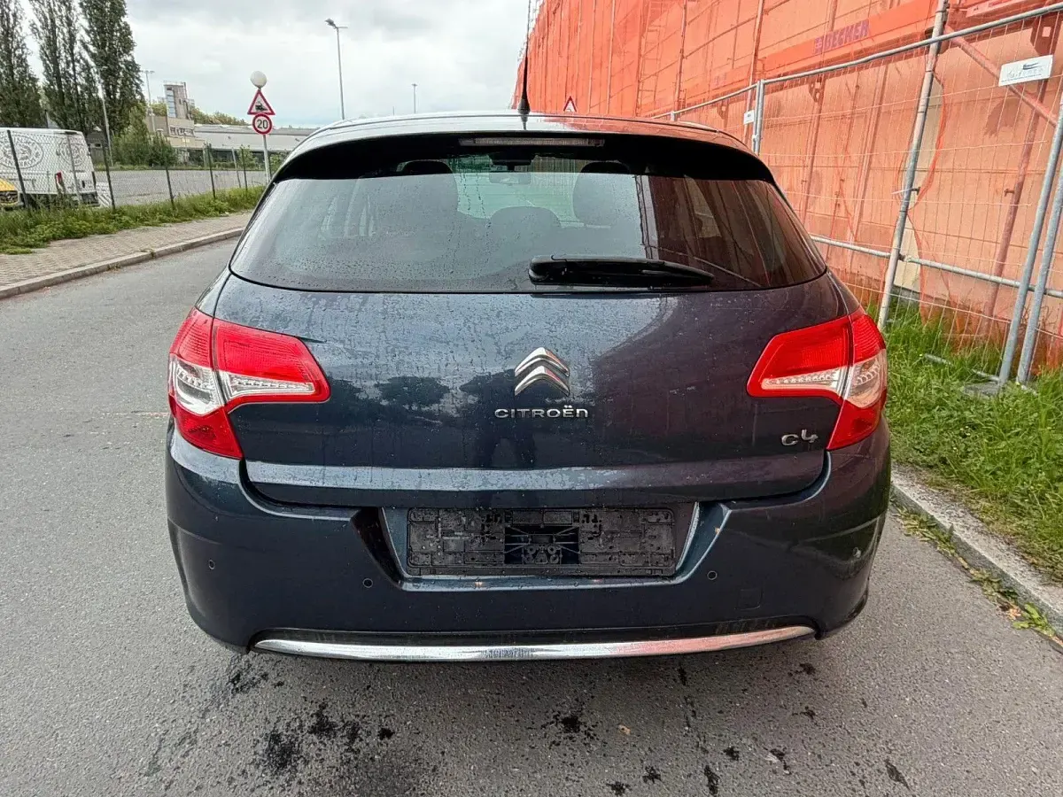 Gebraucht Citroën C4 Tendance 120 PS (88 kW) 2013 Blau Limousine