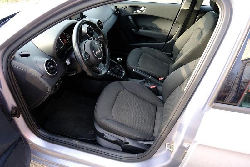 Gebraucht Audi A1 Design 90 PS (66 kW) 2016 Grau Limousine