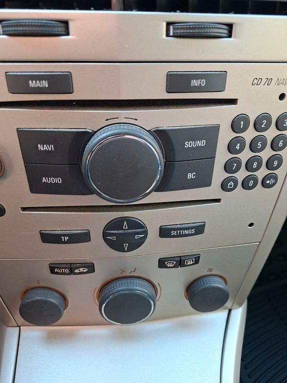 Gebraucht Opel Astra Catch Me 120 PS (88 kW) 2007 Silber Limousine