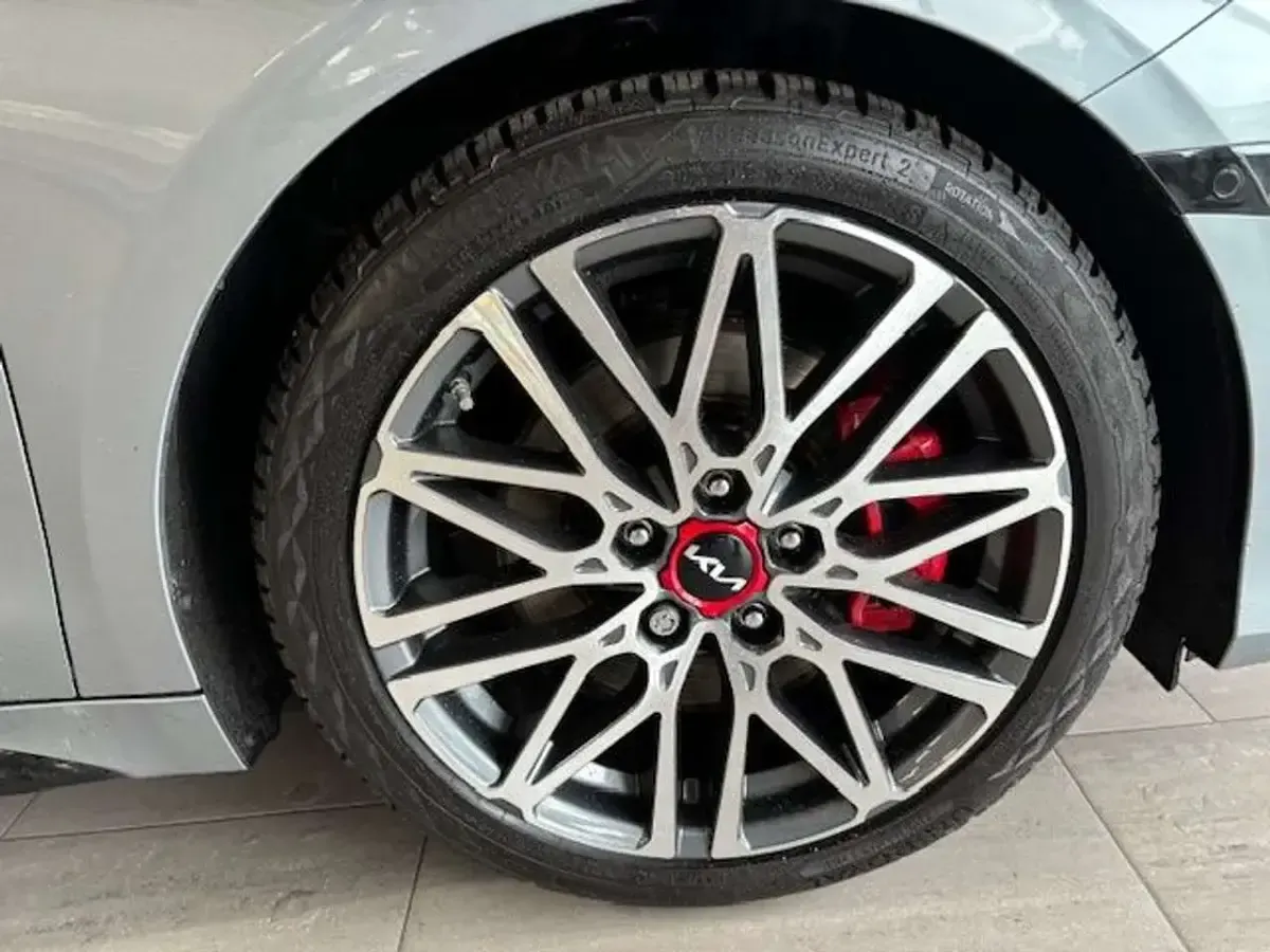 Używany Kia ProCeed GT 204 KM (150 kW) 2022 Srebrny Hatchback