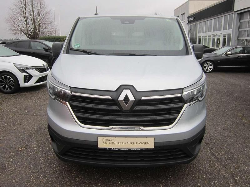 Gebraucht Renault Trafic Komfort 150 PS (110 kW) 2023 Silber (metallic) Van / Kleinbus