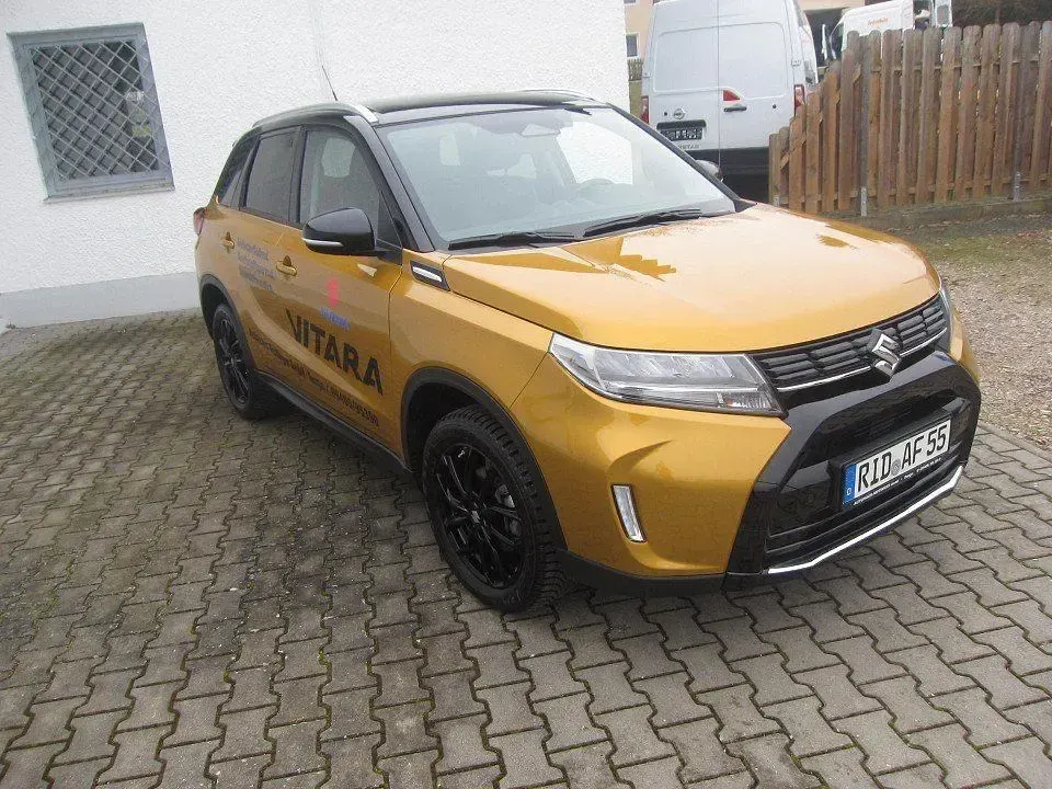 Gebraucht Suzuki Vitara Comfort+ 129 PS (94 kW) 2025 Gelb SUV