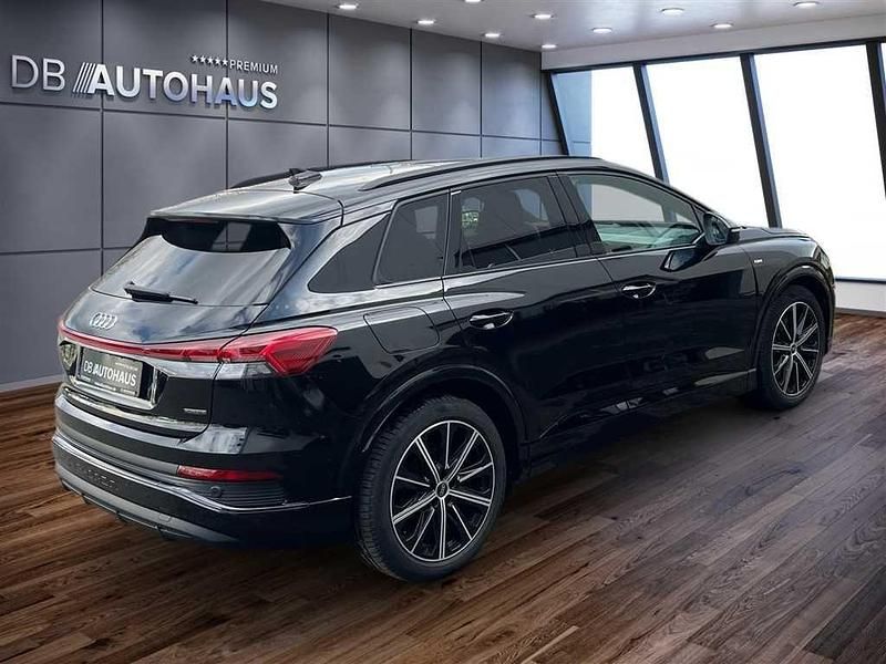 Gebraucht Audi Q4 e-tron Ambiente 194 kW (265 PS) 2023 Schwarz SUV