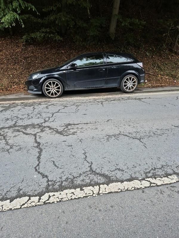Schwarz Gebraucht 2009 Opel Astra OPC Coupé | 990 € (Superpreis) - Bild 1/4