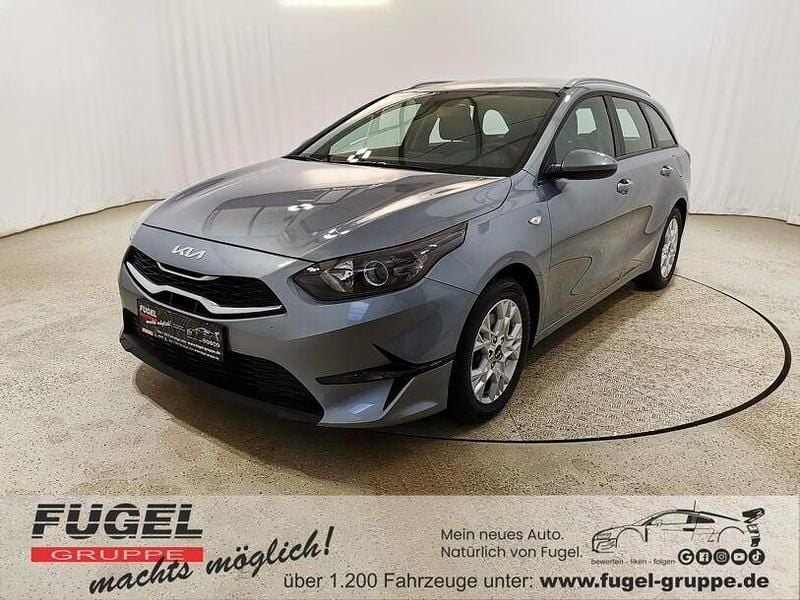 Gebraucht Kia Ceed Sportswagon Play 160 PS (117 kW) 2022 Lunar silber Kombi