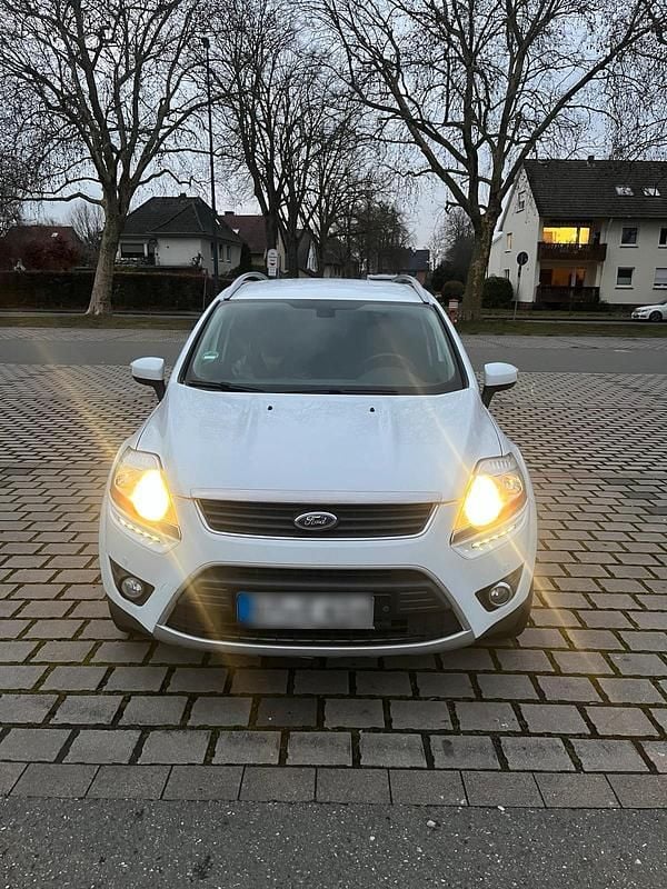 Gebraucht Ford Kuga 163 PS (119 kW) 2010 Weiß SUV