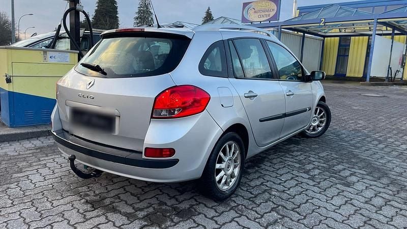 Gebraucht Renault Clio GrandTour 101 PS (74 kW) 2008 Silber Kombi