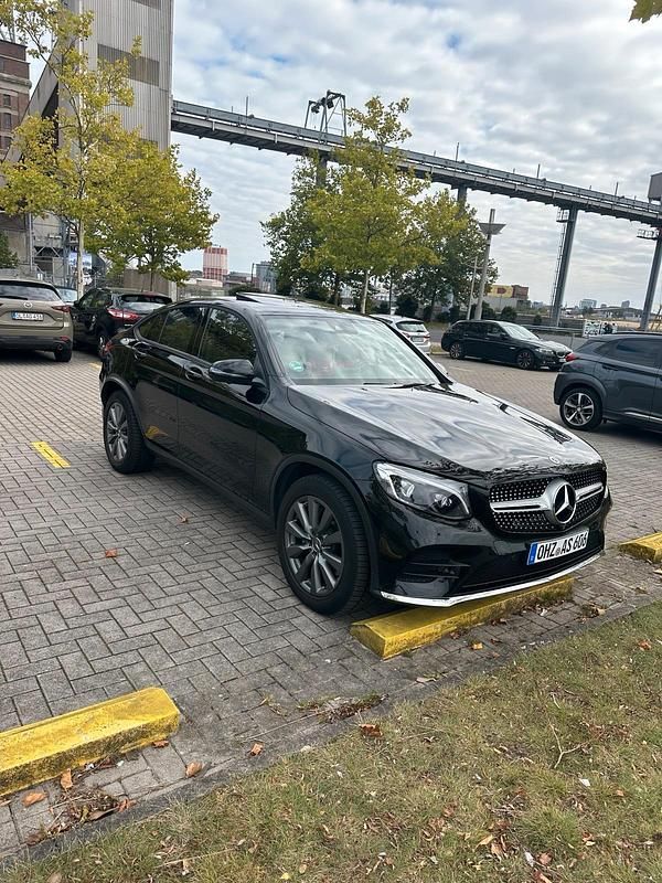 Schwarz Gebraucht 2017 Mercedes GLC250 SUV | 24.500 € (Etwas zu teuer) - Bild 1/3