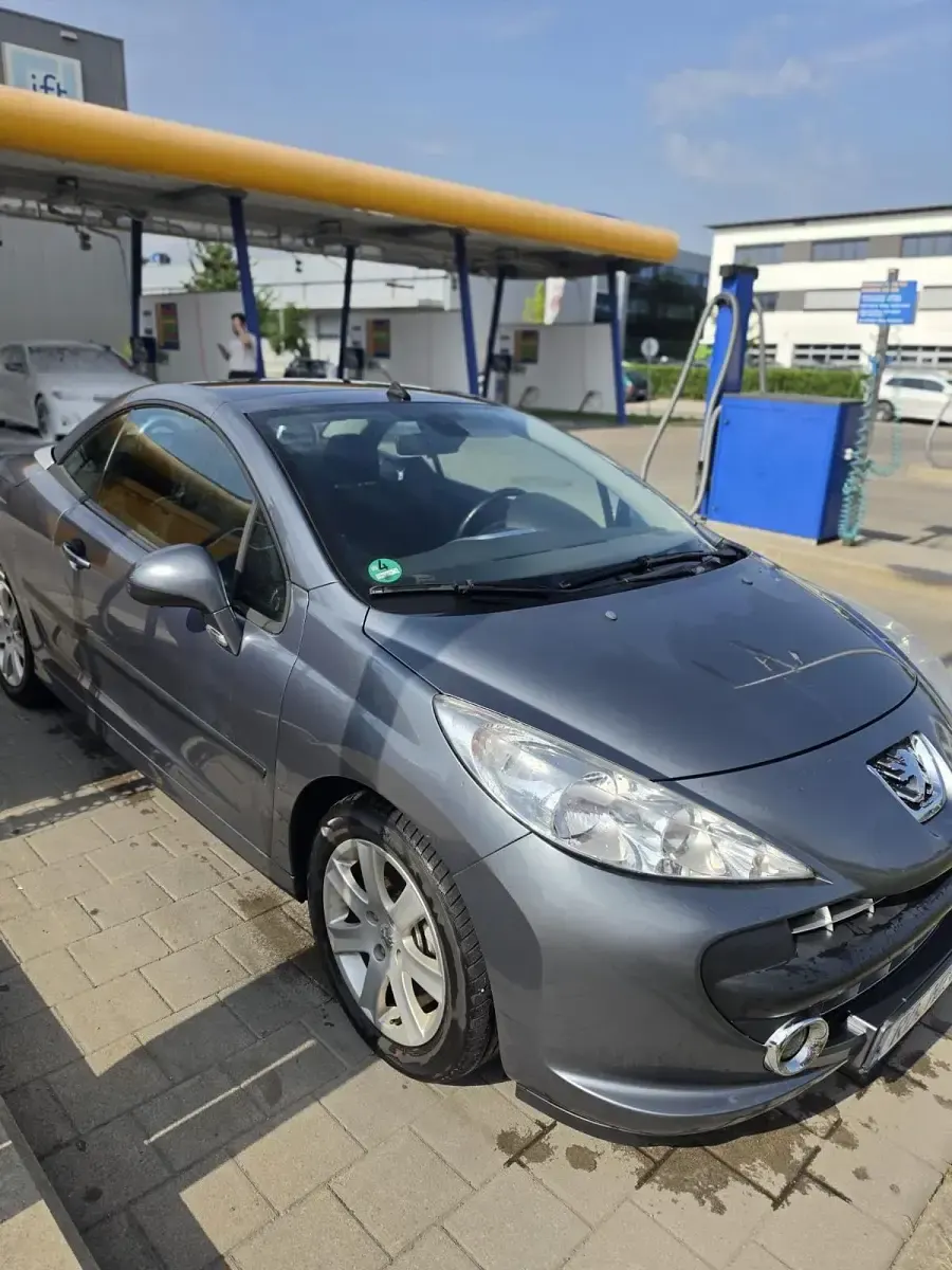 Gebraucht Peugeot 207 CC 120 PS (88 kW) 2008 Silber Cabrio