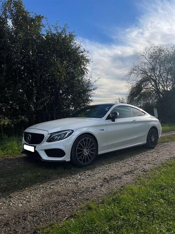 Weiß Gebraucht 2018 Mercedes C43 AMG AMG Coupé | 39.490 € (Fairer Preis) - Bild 1/4