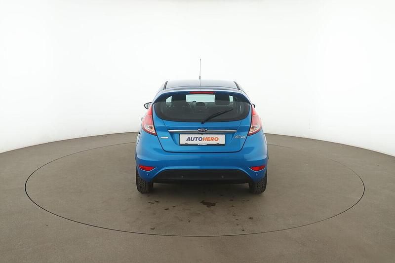 Gebraucht Ford Fiesta Titanium 101 PS (74 kW) 2015 Blau Limousine