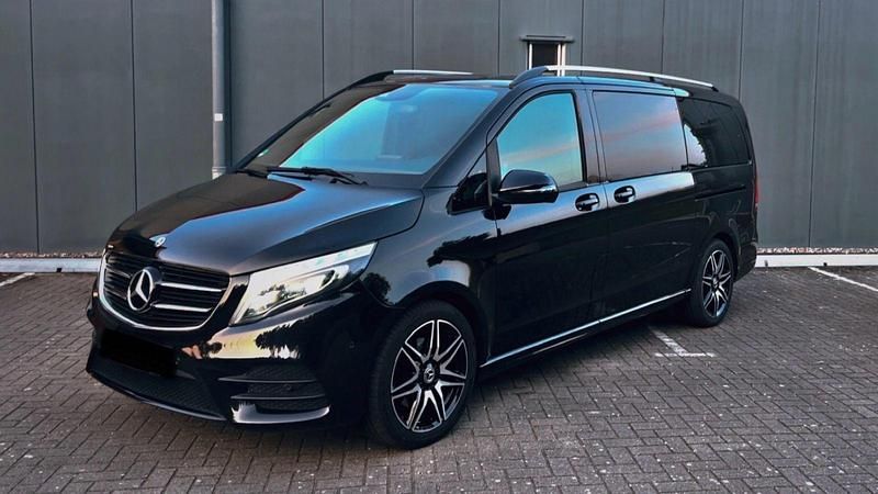 Schwarz Gebraucht 2019 Mercedes V250 AMG line Van / Kleinbus | 42.999 € (Superpreis) - Bild 1/4