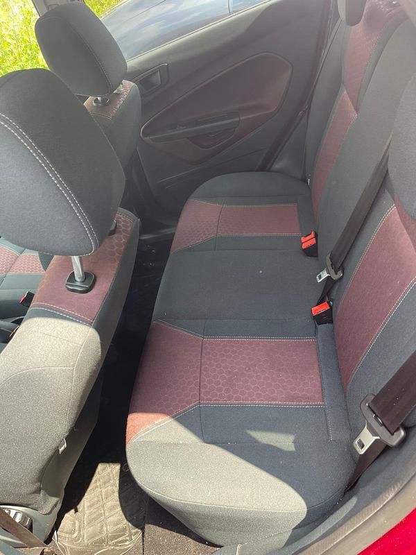 Gebraucht Ford Fiesta Titanium 90 PS (66 kW) 2009 Violet Kleinwagen