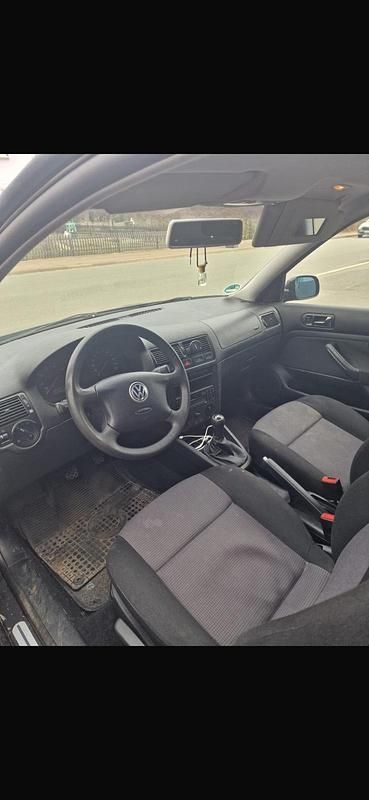 Gebraucht VW Golf IV 75 PS (55 kW) 2001 Schwarz Kleinwagen