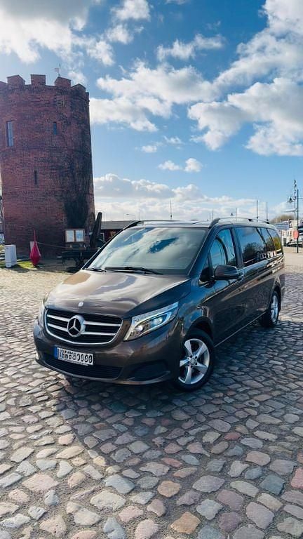 Gebraucht Mercedes V250 Edition 190 PS (139 kW) 2016 Braun Van / Kleinbus