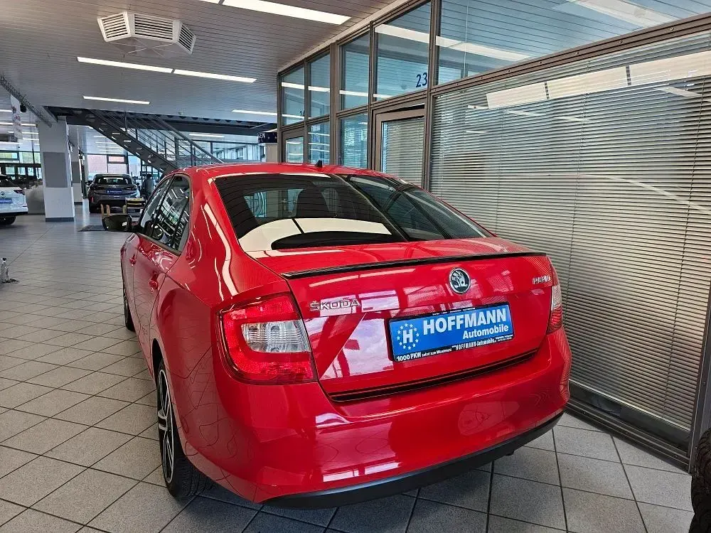 Gebraucht Skoda Rapid Ambition 105 PS (77 kW) 2014 Rot Kleinwagen