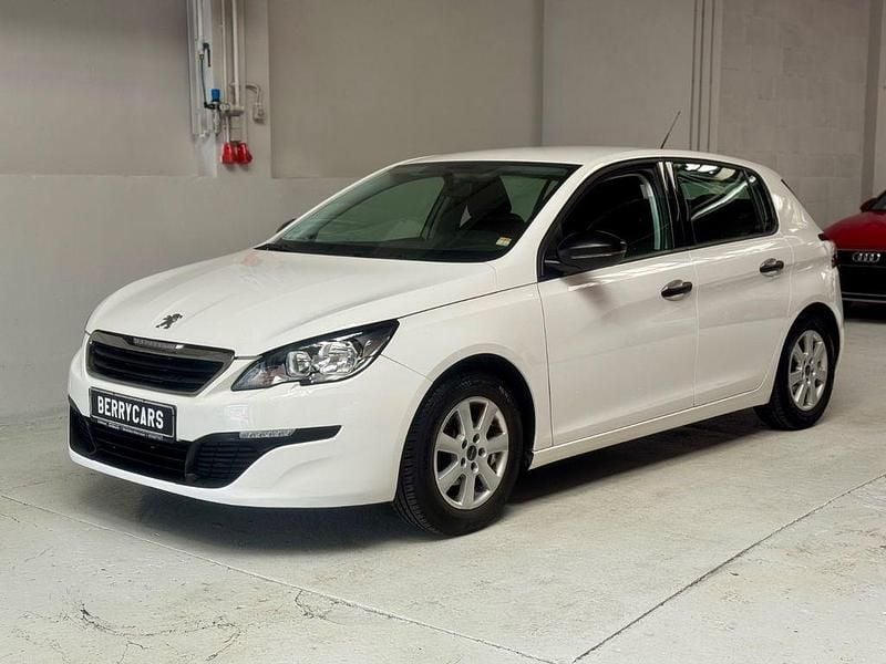 Weiß Gebraucht 2014 Peugeot 308 Access Limousine | 3.990 € (Guter Preis) - Bild 1/4