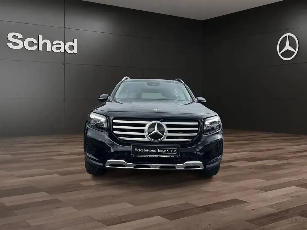 Gebraucht Mercedes GLB200 Progressive 163 PS (119 kW) 2024 Kosmosschwarz SUV