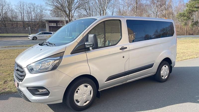 Second-hand Ford Transit Custom 105 CP (77 kW) 2018 Argintiu Berlinǎ