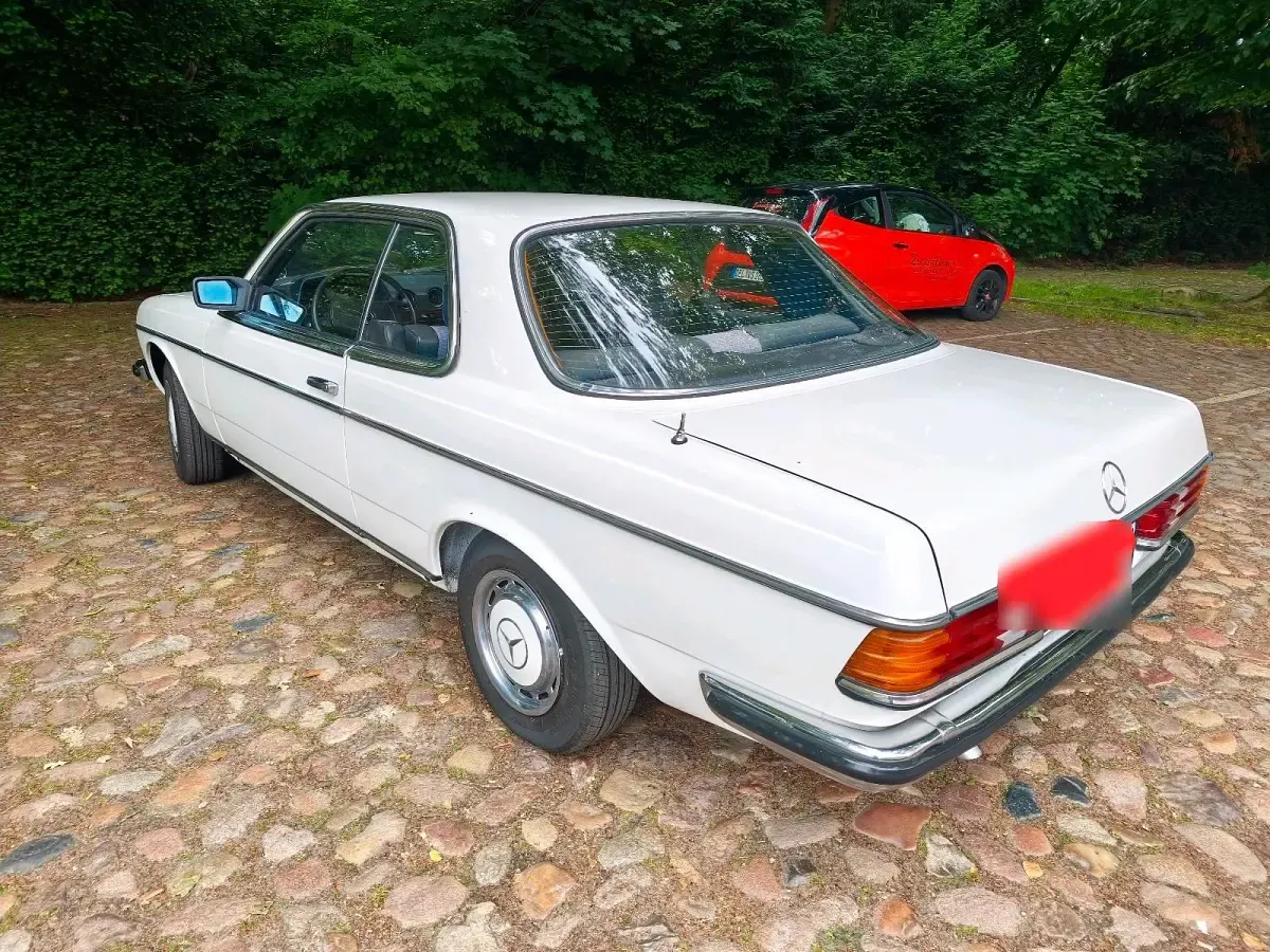 Gebraucht Mercedes 230 109 PS (80 kW) 2026 Weiß Coupé