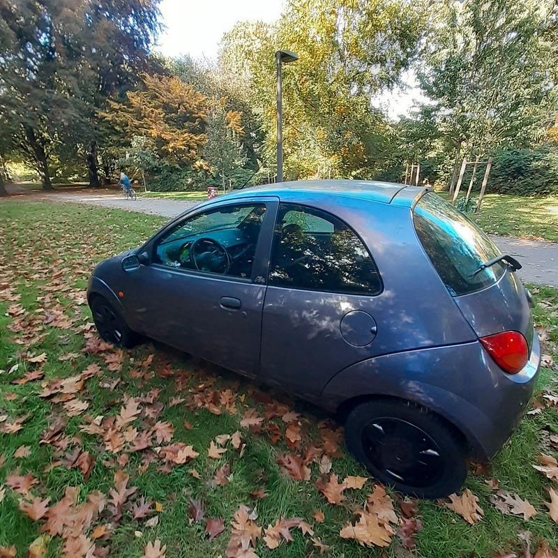 Second-hand Ford Ka 60 CP (44 kW) 2005 Albastru Hatchback
