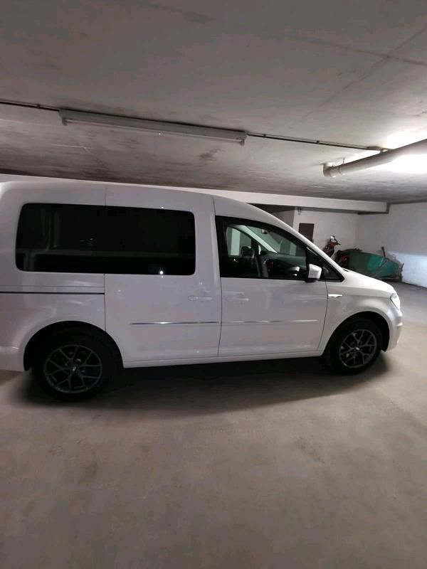 Gebraucht VW Caddy Highline 150 PS (110 kW) 2016 Weiß Van / Kleinbus