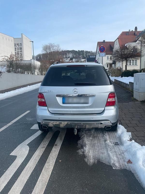 Gebraucht Mercedes ML320 224 PS (164 kW) 2006 Silber SUV